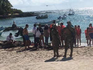 Tres operadoras turísticas suman en contra 128 actas administrativas por funcionar sin autorizaciones federales, permitir el uso de aletas y no respetar el límite de bañistas.