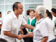 ATIENDE JUAN CARRILLO A LOS HABITANTES DE LA ZONA CONTINENTAL