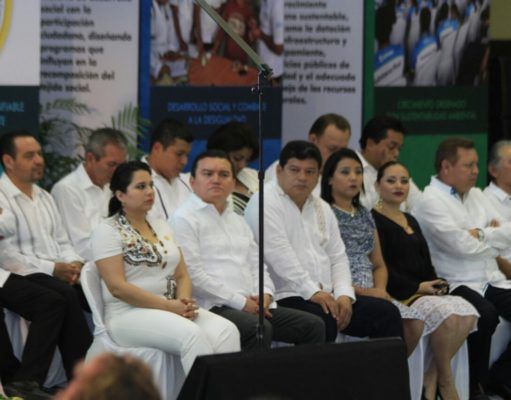 EL PRESIDENTE MUNICIPAL LUIS TORRES ASISTE A LA PRESENTACIÓN DEL PLAN ESTATAL DE DESARROLLO 2016-2022 DEL GOBERNADOR CARLOS JOAQUÍN