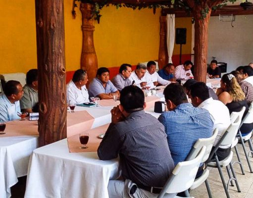 INTEGRANTES DEL CONSEJO ECLESIÁSTICO DE QUINTANA ROO, SE REÚNEN CON EL JEFE DE DESPACHO DEL GOBERNADOR