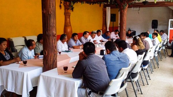 001 foto reunion pastores