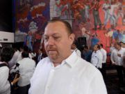 ENCARA DIPUTADO JOSÉ ESQUIVEL A REPORTERO POR UNA NOTA