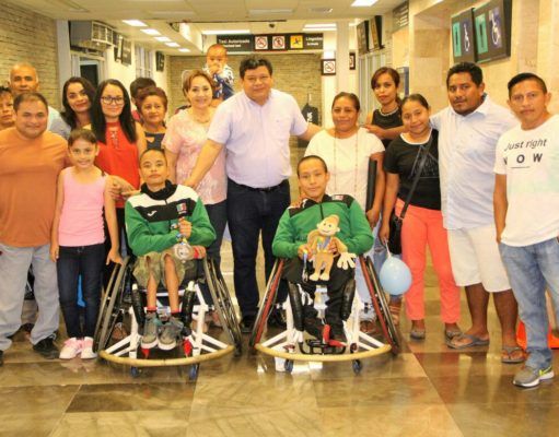 RECIBEN LUIS TORRES Y SU ESPOSA A SUBCAMPEONES PARAPANAMERICANOS