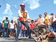SUMA JUAN CARRILLO CAMIONES RECOLECTORES Y ARRANCA PROGRAMA DE BACHEO