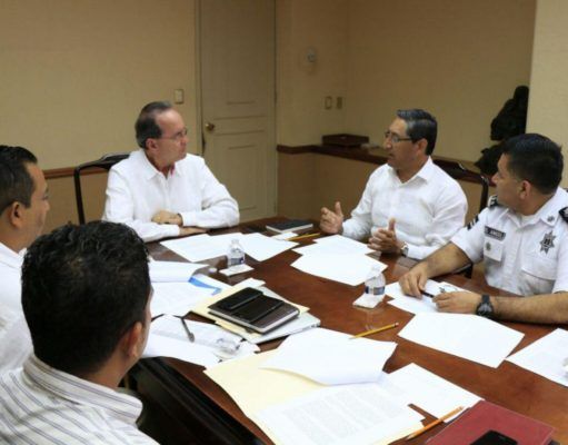 SE LE RETIRAN 34 ESCOLTAS A ROBERTO BORGE