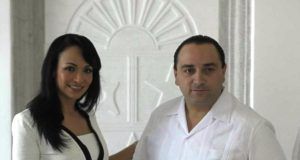 LAURA FERNÁNDEZ DEJA DE PLANTÓN A REGIDORES EN PUERTO MORELOS