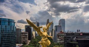 Opinión | Explorador de Mundos | ¿En que se parece una Diosa Griega, ropa deportiva y el Paseo de la Reforma?