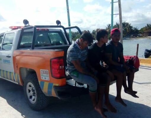 Pescadores náufragos son hallados con vida a la deriva cerca del banco Chinchorro