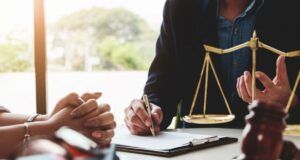 Opinión | Observar y hacer valer el Derecho, lo que actualmente requieren los abogados comprometidos / Hugo Alday Nieto