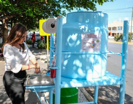 BJ | Instala gobierno de Mara Lezama dispensadores de agua en paraderos de transporte público