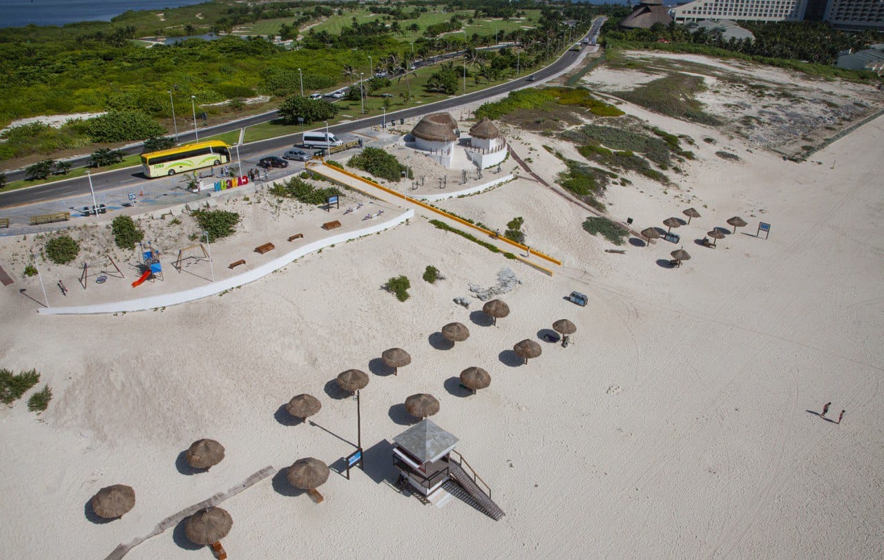 2020-05-12 Playa Delfines Alfredo Maya