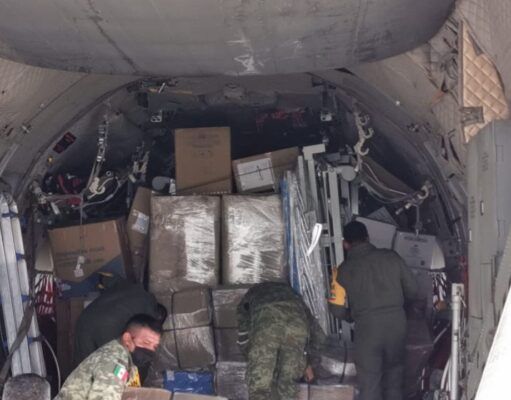 Llega avión del Ejército cargado por 6 toneladas de insumos, mobiliario y equipo médico a Quintana Roo