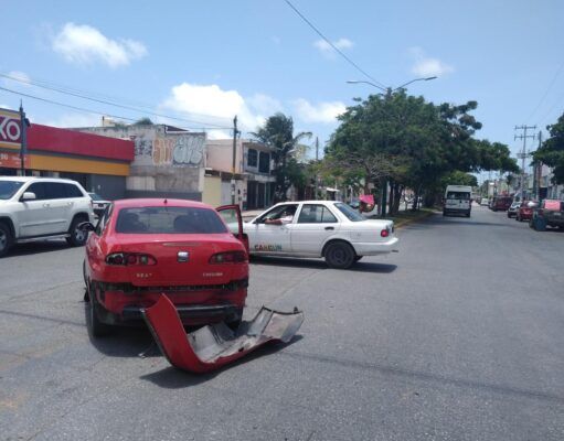 Choca y se da a la fuga expresidente municipal Irabién Medina