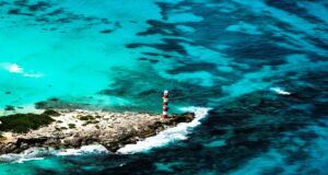 Literatura | «Un Cancún nunca antes poetizado con ese rigor»; reseña a «Antología personal» de Miguel Meza