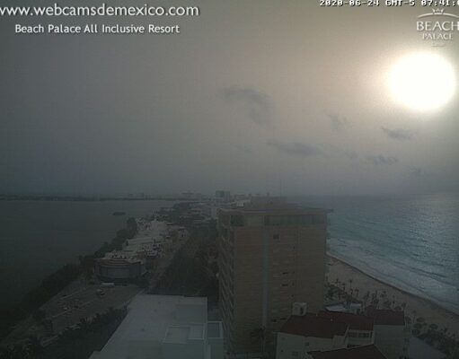 Fotografías | El paso de la nube de polvo del Sahara por Cancún e Isla Mujeres