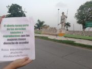 Aparecen en distintos puntos de Quintana Roo frases de apoyo al aborto legal