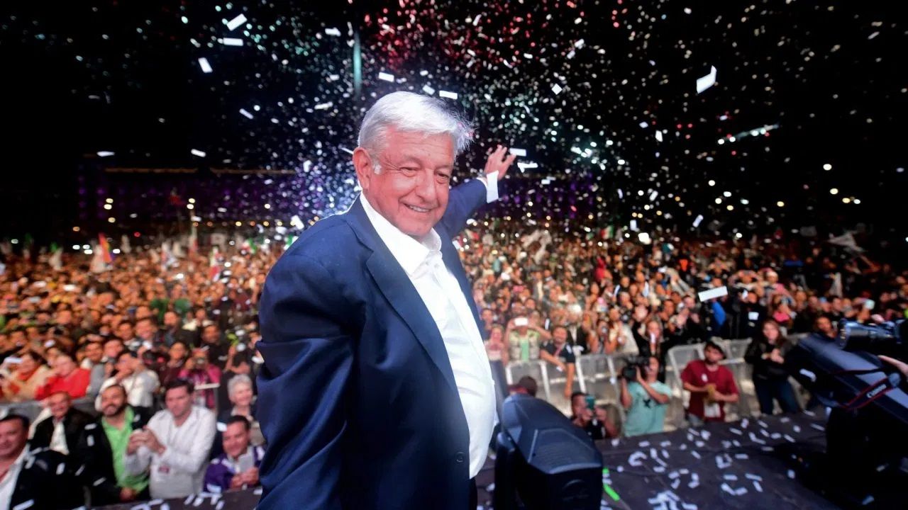 2020-07-02 Festejo AMLO Minotauro