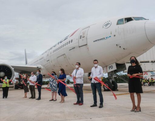 BJ | Dan la bienvenida a vuelo París-Cancún de Air France; avanza reactivación económica: Mara Lezama