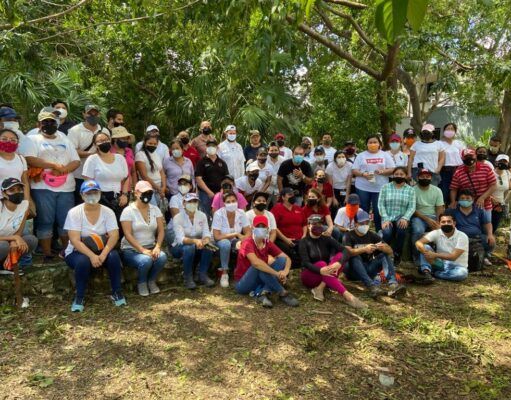 BJ | Se suman servidores públicos a la limpieza de Cancún