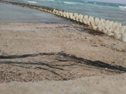 Desaparecen playas artificiales creadas por consorcio hotelero en la bahía de Chemuyil Sin arena, pese a escollera