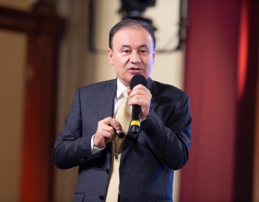 Renuncia Alfonso Durazo, va por candidatura