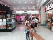 Plazas comerciales de Cancún reabren tras “Zeta”