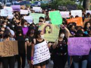 Condena Cdheqroo represión de manifestantes y feminicidios Marcha contra feminicidios en Cancún.