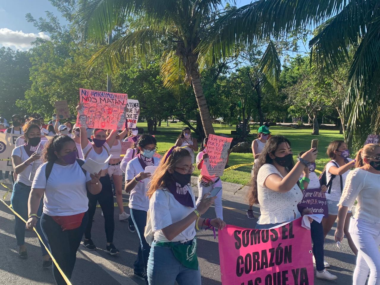 marchan mujeres feminicidios