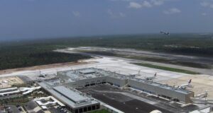 Aeropuerto de Cancún supera las 300 operaciones tras casi 8 meses de pandemia de Covid-19 Terminal aérea