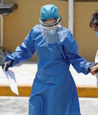 Aumentan hospitalizaciones por Covid en Cancún, temen regreso al semáforo rojo