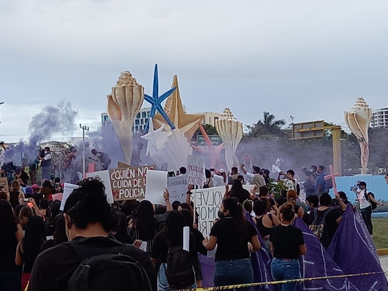 Marcha feminista en la glorieta del Ceviche Marcha feminista en la glorieta del Ceviche