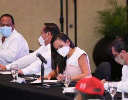 Puerto Morelos | Firma Laura Fernández pacto por la reactivación económica responsable Laura Fernández Pacto Reactivación