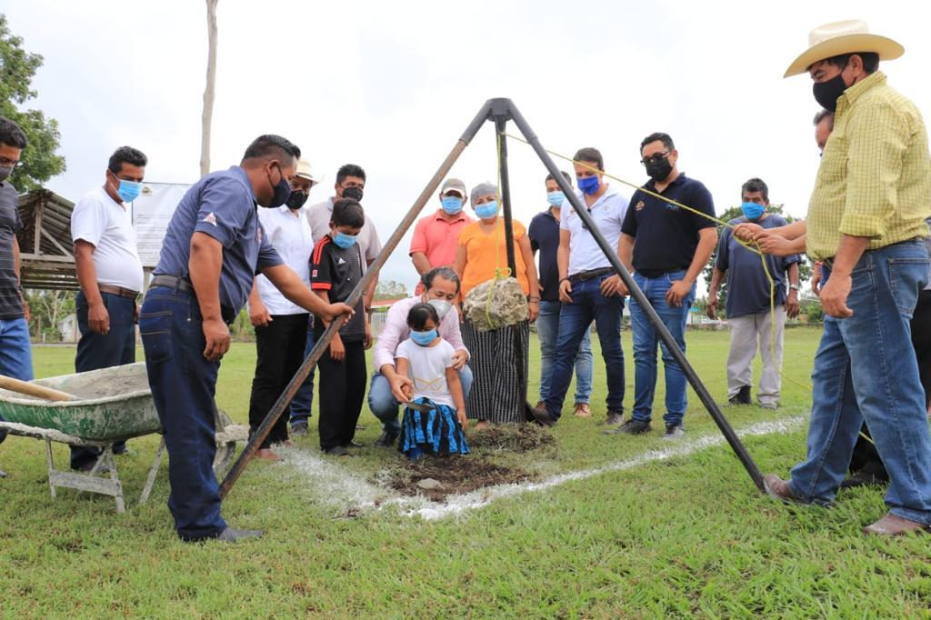 Bacalar 1 Primera piedra del domo en David Gustavo