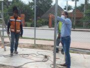 Bacalar | Supervisa Alexander Zetina obras en campo de softbol Bacalar Obras