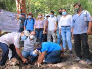 Bacalar | Gobierno municipal coloca primera piedra de baños ecológicos
