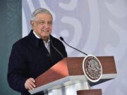 Anuncia AMLO que padece COVID-19