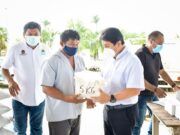 Tulum| Víctor Mas Tah entrega apoyos a apicultores de comunidades rurales