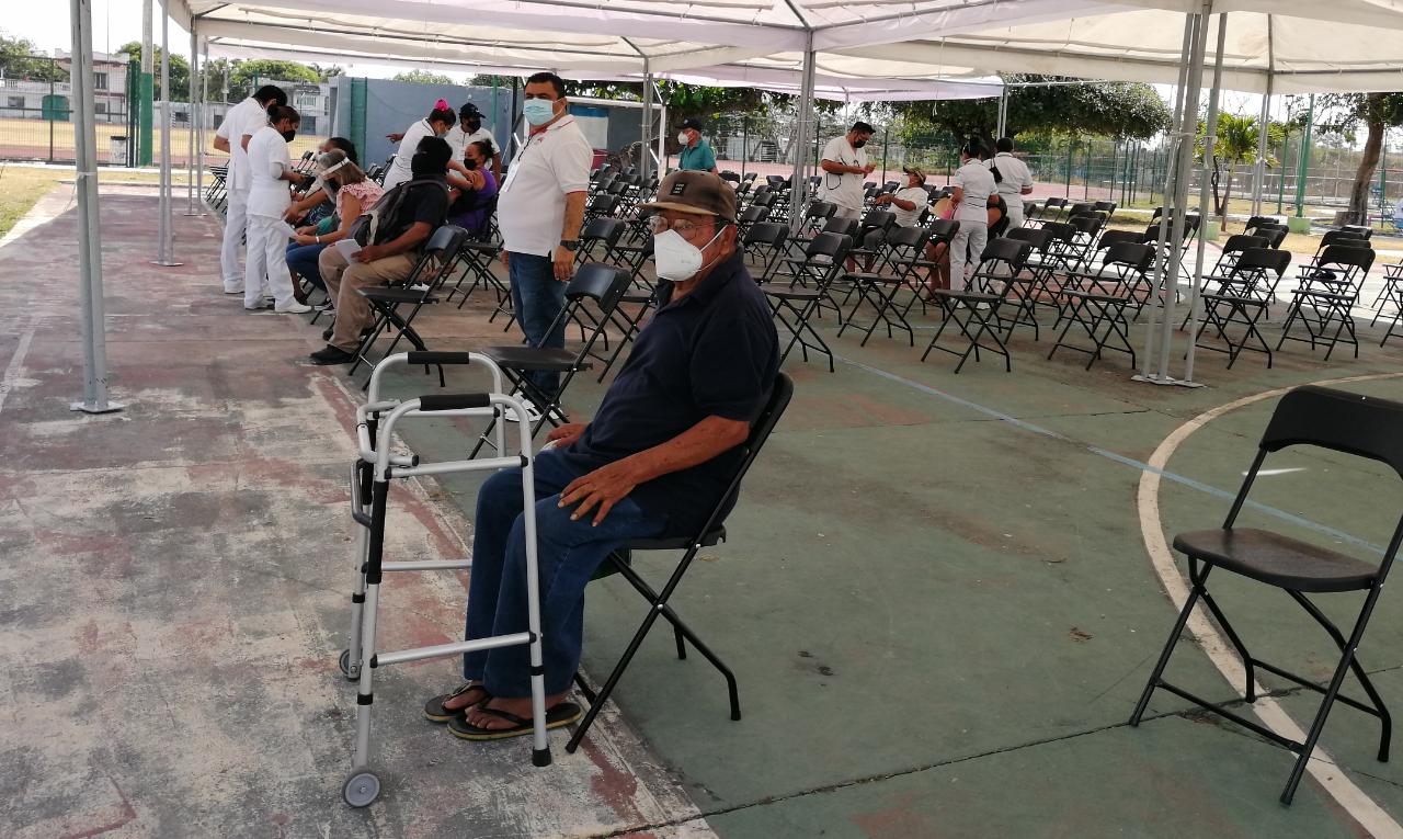 propone-gobernador-usar-15-mil-900-vacunas-para-segundas-dosis