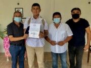 En memoria de su esposa, José Alfredo Contreras recibe constancia