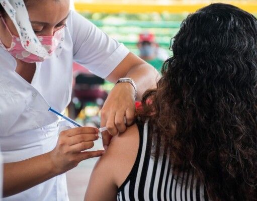 Avanza vacunación para personas de 30 a 39 años