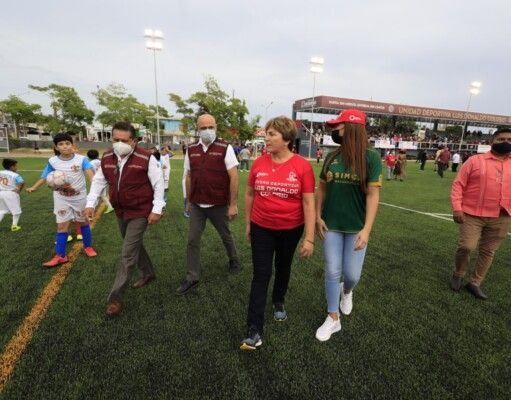 Solidaridad | Cumple Laura Beristain a habitantes de la Colosio con rehabilitación de la unidad deportiva
