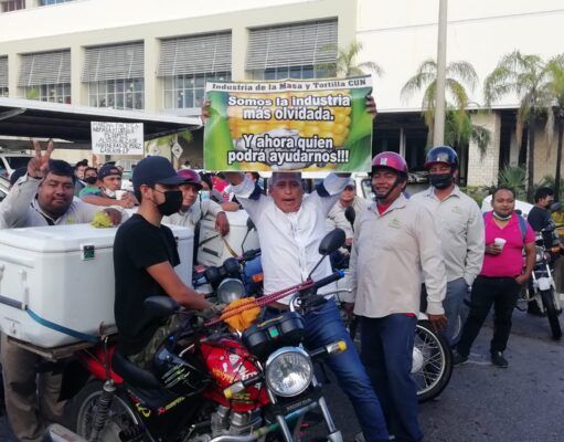 Marcha en Cancún contra alza en insumos para producir tortillas