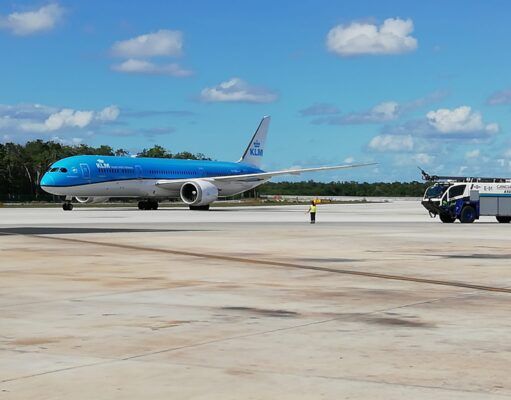 Arriba a Cancún primer vuelo procedente de Ámsterdam de la empresa KLM