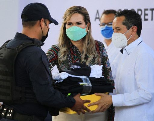 Solidaridad | Con inversión histórica, Lili Campos equipa a la Policía municipal