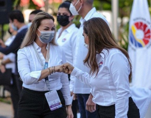 BJ | Entrega BJ 475 gafetes con código QR a funcionarios para evitar la corrupción