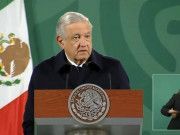 Se comprometió AMLO a rehabilitar la Colosio y a hacer puente Nichupté