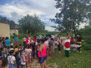 Familia cancunense entrega más de 300 juguetes a niños de escasos recursos