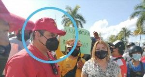 Pájaros en el Alambre | Doblete: funcionario y sindicalista, contra su jefa y en horario laboral