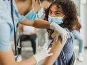 Anuncian primera dosis de vacunas contra Covid-19 para adolescentes en Cancún