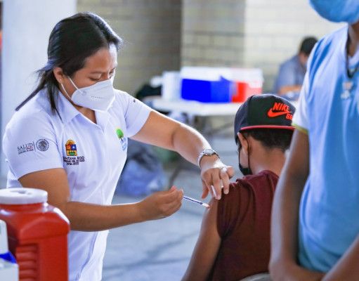 Se ampliará en Solidaridad vacunación a menores de edad Vacunación